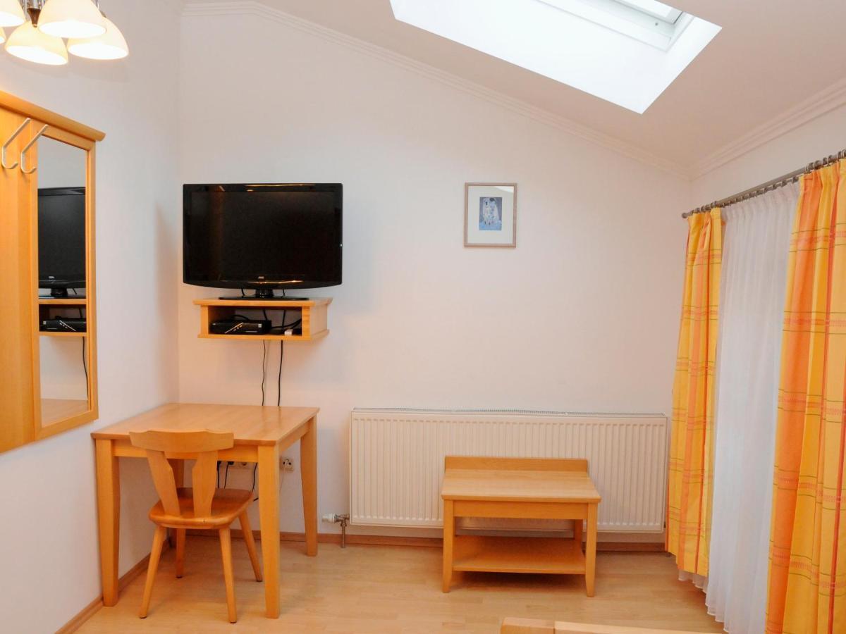 Privatzimmer Familie Schwarz Wina Bagian luar foto