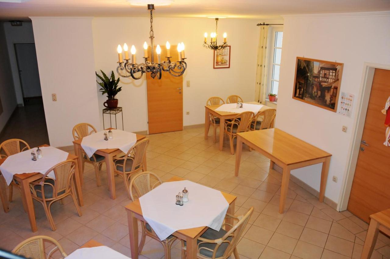 Privatzimmer Familie Schwarz Wina Bagian luar foto
