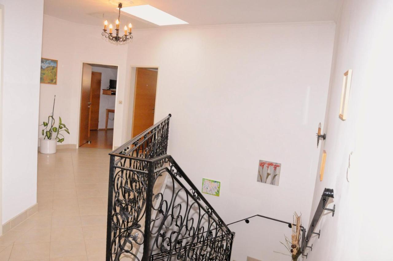 Privatzimmer Familie Schwarz Wina Bagian luar foto