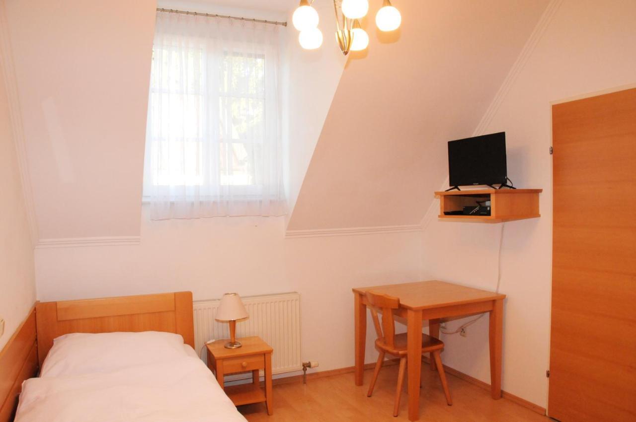 Privatzimmer Familie Schwarz Wina Ruang foto