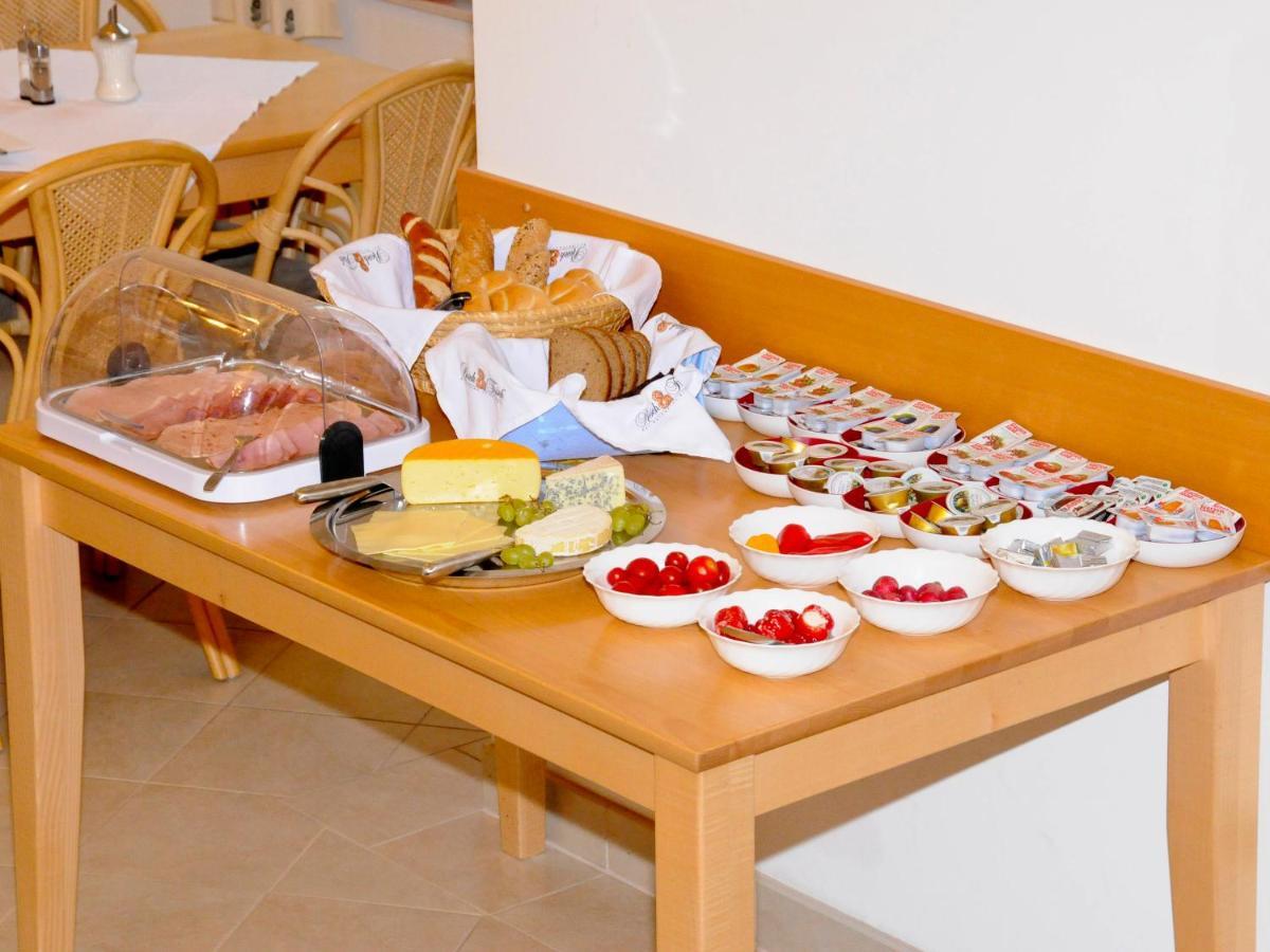 Privatzimmer Familie Schwarz Wina Bagian luar foto